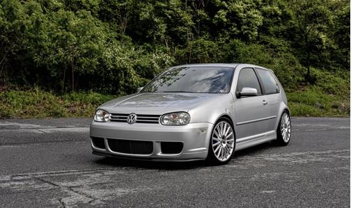 2004 Volkswagen R32 Base