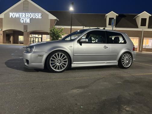 2004 Volkswagen R32 Base