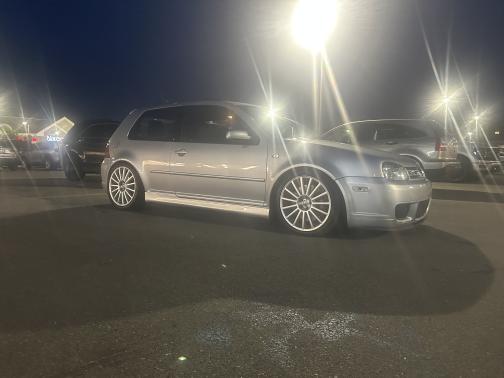 2004 Volkswagen R32 Base