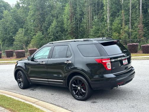 Black 2013 Ford Explorer XLT