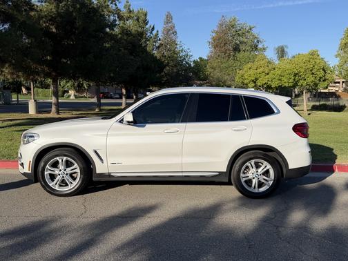 White 2018 BMW X3 xDrive30i