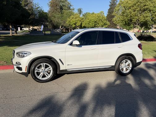 White 2018 BMW X3 xDrive30i