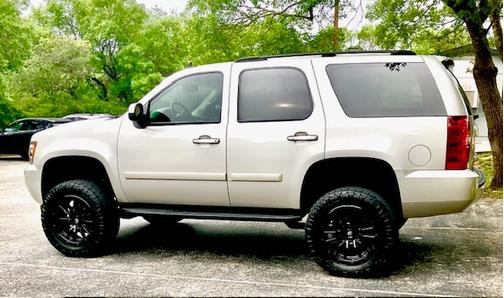 Silver 2007 Chevrolet Tahoe LT