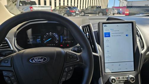 2022 Ford Edge SE