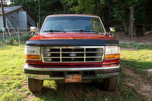 Red 1997 Ford F-250 Base