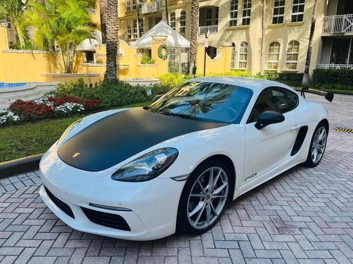 White 2019 Porsche 718 Cayman 718 Cayman