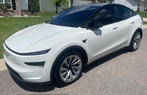 2026 Tesla Model Y Premium AWD