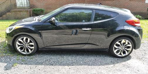 Black 2014 Hyundai Veloster RE:FLEX w/Red