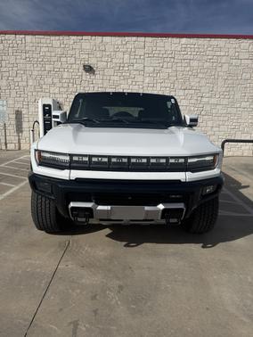 White 2025 GMC HUMMER EV SUV 2X