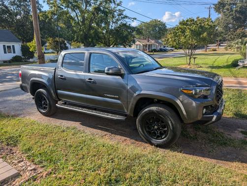 Gray 2022 Toyota Tacoma SR5