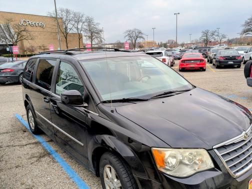 2010 Chrysler Town & Country Touring