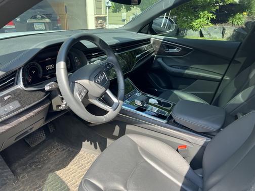 2023 Audi Q8 55 Premium Plus