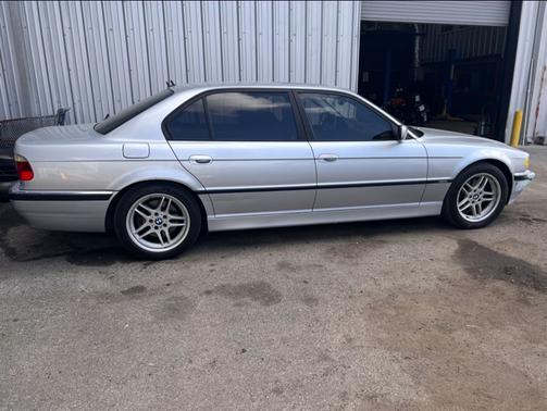 2001 BMW 740 iL
