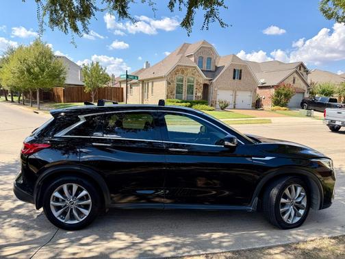 Black 2019 INFINITI QX50 ESSENTIAL