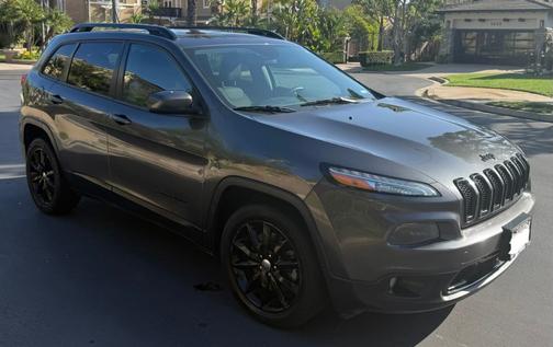 Gray 2014 Jeep Cherokee Altitude