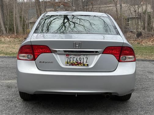 Silver 2009 Honda Civic LX