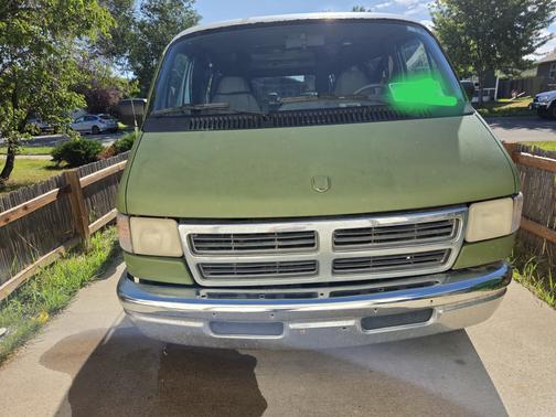 Green 1995 Dodge Ram Wagon B3500 Maxi Wagon