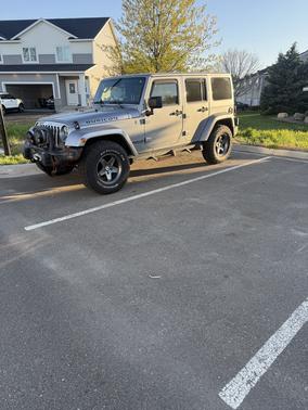 Silver 2014 Jeep Wrangler Unlimited Rubicon