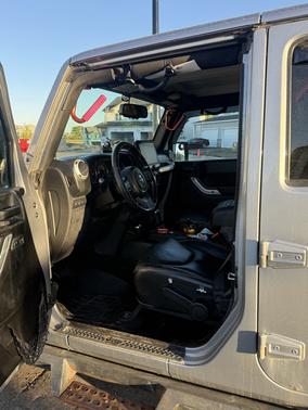 Silver 2014 Jeep Wrangler Unlimited Rubicon