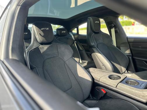 2024 Porsche Taycan Taycan GTS