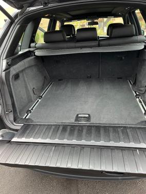 Gray 2009 BMW X5 xDrive30i
