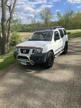 White 2011 Nissan Xterra S