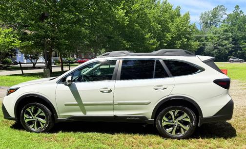 White 2021 Subaru Outback Limited