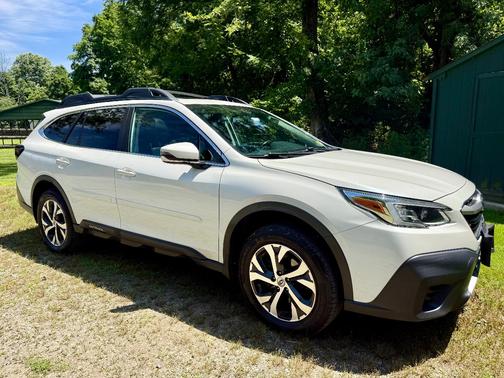 White 2021 Subaru Outback Limited