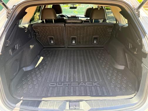 White 2021 Subaru Outback Limited