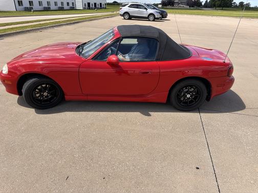 2002 Mazda MX-5 Miata Base