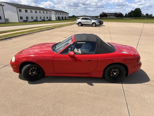 2002 Mazda MX-5 Miata Base