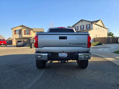 2014 Toyota Tundra SR5
