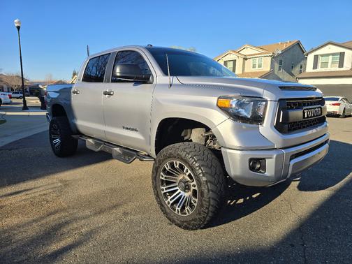 2014 Toyota Tundra SR5