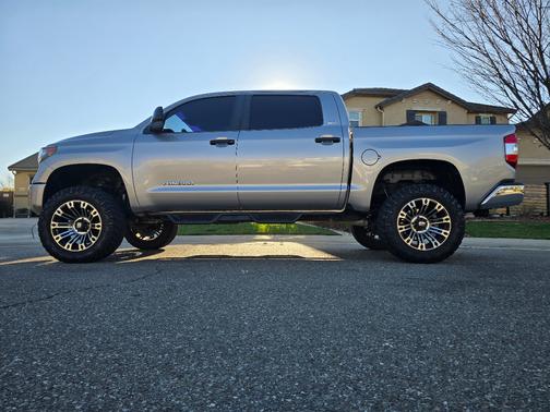 2014 Toyota Tundra SR5