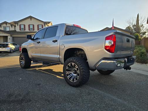 2014 Toyota Tundra SR5