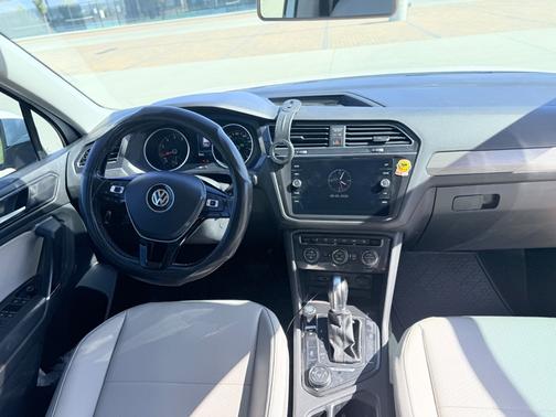 White 2018 Volkswagen Tiguan 2.0T SE