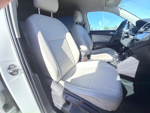 White 2018 Volkswagen Tiguan 2.0T SE