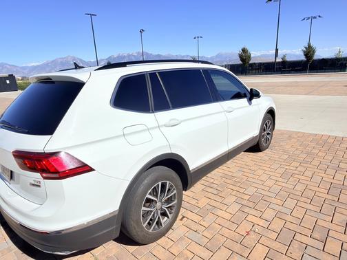 White 2018 Volkswagen Tiguan 2.0T SE