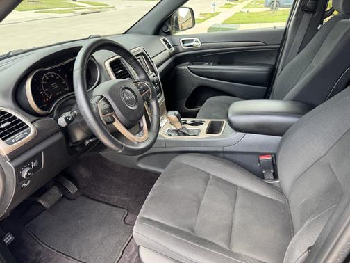 Black 2017 Jeep Grand Cherokee Laredo