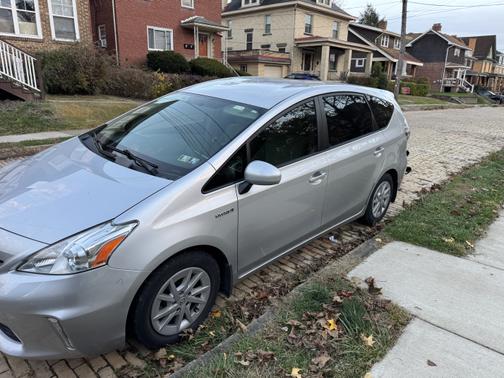 2013 Toyota Prius v Three