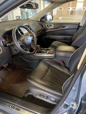 Photo 2 of 4 of 2018 INFINITI QX60 Base