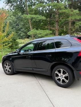 Black 2012 Volvo XC60 T6
