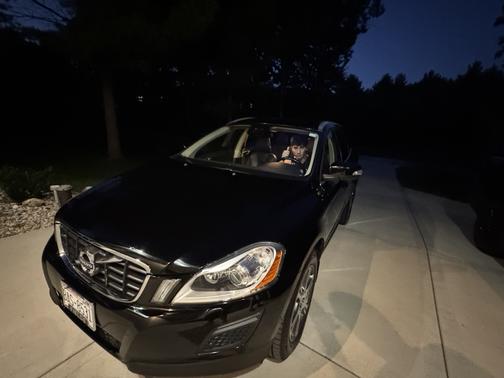Black 2012 Volvo XC60 T6