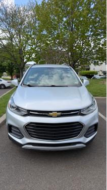 Silver 2022 Chevrolet Trax LT