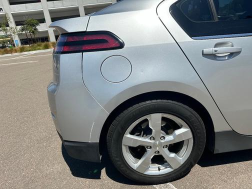 2012 Chevrolet Volt Base