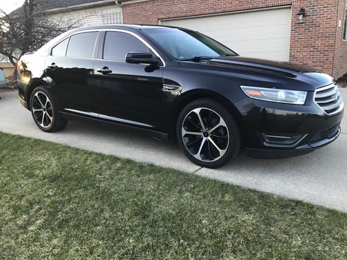2014 Ford Taurus SEL