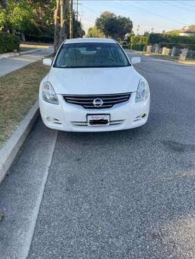 White 2012 Nissan Altima 2.5 S