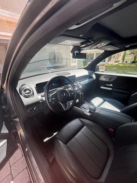 Gray 2021 Mercedes-Benz GLB 250 4MATIC