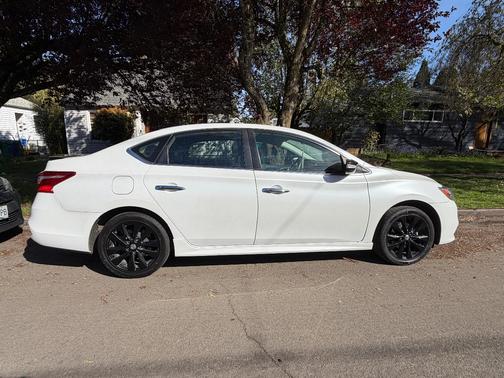 White 2018 Nissan Sentra SR