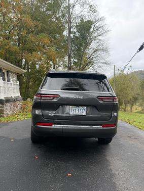 Gray 2023 Jeep Grand Cherokee L Limited
